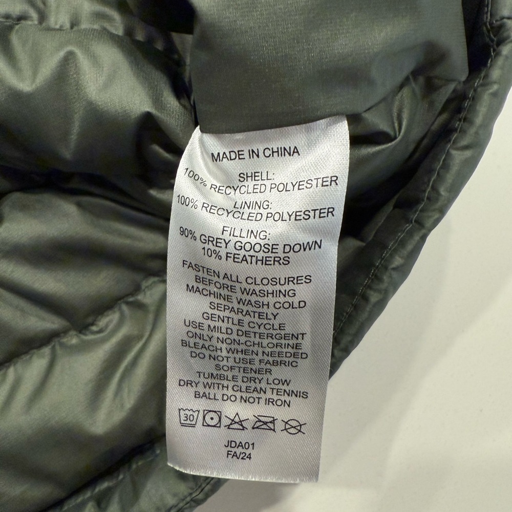 Quince Women's Lightweight Packable Down Puffer Jacket Loden Sz M - Picture 7 of 9